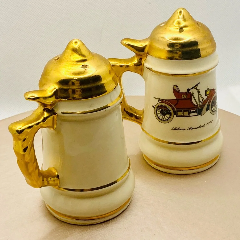 EUC Vintage Henry Ford Museum Car Salt & Pepper Shakers